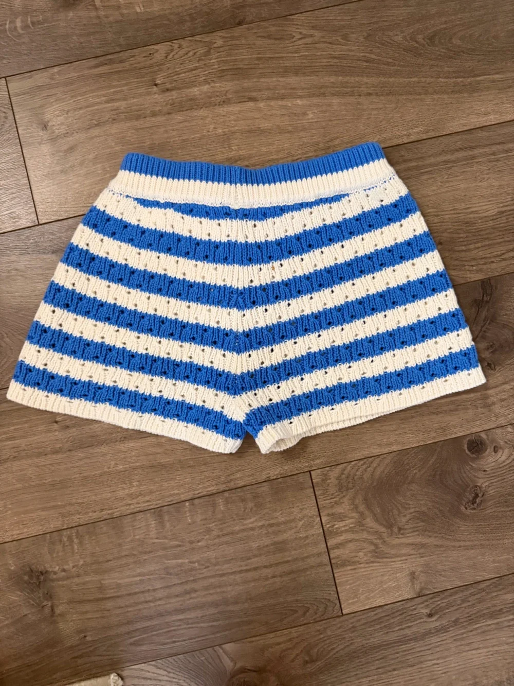 J. Crew crewcuts Girls pointelle-knit shorts Blue & White striped Small 6-7 E101